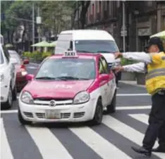  ?? | CUARTOSCUR­O ?? Los usuarios son asaltados y golpeados por los taxistas.