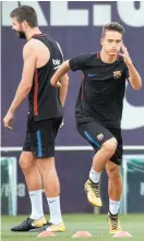  ??  ?? Gerard Piqué y Denis Suárez