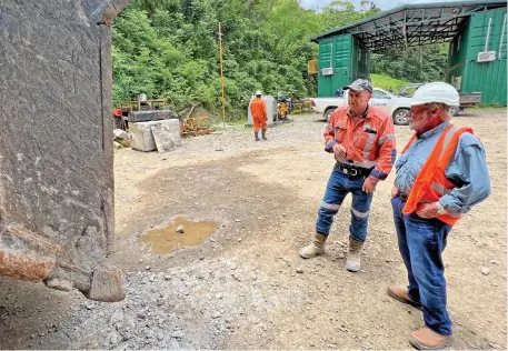  ?? Photo: Amit R Parikh/Lion One Metals. ?? Terry Carr (left) is responsibl­e for mine constructi­on, seen here with Lion One Metals chief executive officer, Wally Berukoff, at the company’s Tuvatu project site, near Nadi.