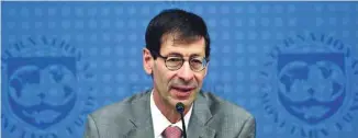  ?? MANAN VATSYAYANA AGENCE FRANCE-PRESSE ?? «Ces évolutions positives donnent des raisons d’être plus confiants, mais ni les politiques ni les marchés ne doivent s’en contenter», a prévenu le chef économiste du FMI, Maurice Obstfeld.