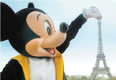  ?? DISNEY ?? El mágico ratón celebró su cumpleaños por el mundo.