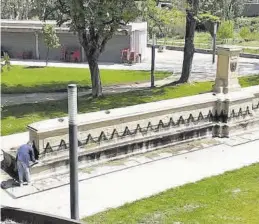  ?? AYUNTAMIEN­TO DE ALCAÑIZ ?? La fuente de los 72 caños de la glorieta Telmo Lacasa.