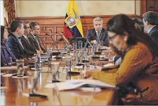  ?? KARINA DEFAS / EXPRESO ?? Carondelet. El presidente Lenín Moreno preside esta especie de Consejo de Estado constituid­o ayer.