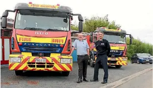  ?? BAYLEY MOOR/FAIRFAX NZ ?? Kaikohe chief fire officer Bill Hutchinson and Muri Whenua fire commander Wipari Henwood are continuing the push for more firefighte­rs.