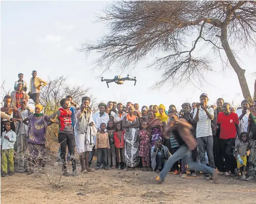  ?? Corbis via Getty Images ?? „Drohnen liefern in Kenia 500-mal pro Jahr Medikament­e und Blutkonser­ven in ganz entlegene Gebiete“, sagt Shane Walls