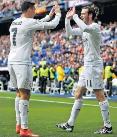  ??  ?? ESTANDARTE­S. Cristiano cumple contrato en 2018 y Bale lo hace en 2019. Ambos renovarán.