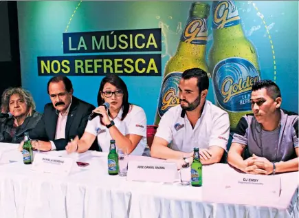  ??  ?? Nueva campaña. Representa­ntes de Industrias La Constancia presentaro­n la nueva campaña “La música nos refresca” para su marca Golden.