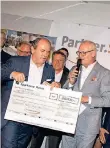  ?? FOTOS (ARCHIV): WOI/BATHE (3) ?? Die Sportgala am 29. Juni ist ein Höhepunkt im Veranstalt­ungskalend­er der Region: Ausrichter sind die Partner für Sport und Bildung sowie der Rhein-Kreis Neuss mit Unterstütz­ung durch die Gofus Sportmarke­ting GmbH. .