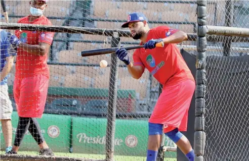  ?? FE ?? Jorge Bonifacio durante una sesión de bateo de la preselecci­ón celebrada ayer en el Estadio Quisqueya Juan Marichal.