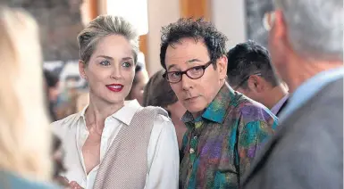  ?? CLAUDETTE BARIUS/HBO/EFE ?? Sharon Stone e Paul Reubens. Paixão e mistério em 6 episódios