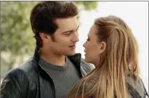  ??  ?? DEME DOS.“El secreto de Feriha” (Telefé) y “Medcezir” (El Trece), dos novelas con el mismo galán: Çagatay Ulusoy.