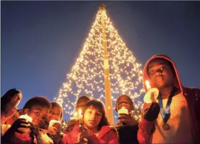  ?? PICTURE: TIMOTHY BERNARD ?? INCANDESCE­NT GIFT: HospiceWit­s’s Tree of Light will be switched on at the Joburg Zoo on November 30. Bring your blanket, your picnic and your family.