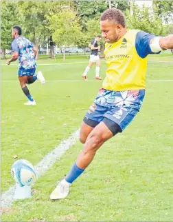  ?? Picture: FIJIAN DRUA ?? Teti Tela at the team’s warm-up before the match against the NSW Waratahs.