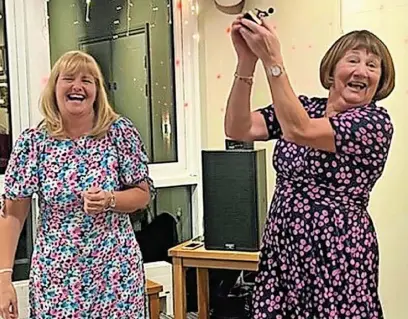  ?? ?? ●●Bramhall lady captain Kath Ince celebrates her team win over Lynne Simpson