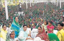  ?? MANOJ DHAKA/HT ?? INLD senior leader Naina Chautala during a choupal organised in Badhra tehsil of Charkhi Dadri district on Thursday.