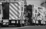  ??  ?? Medical workers transfer a patient from an ambulance at the Royal London Hospital. (Photo: The Blogger)