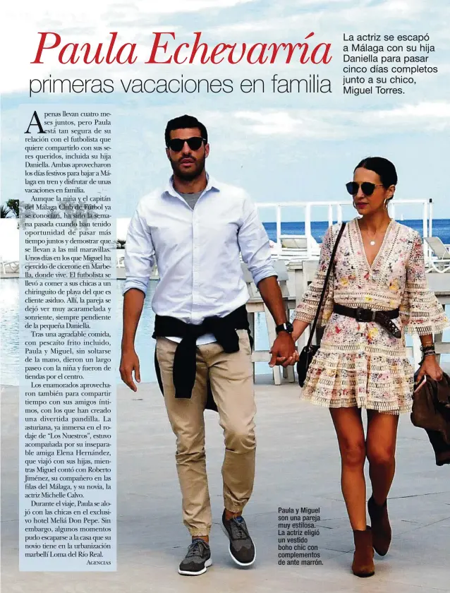  ??  ?? Paula y Miguel son una pareja muy estilosa. La actriz eligió un vestido boho chic con complement­os de ante marrón.