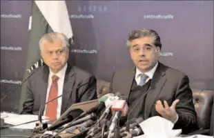  ?? -APP ?? ISLAMABAD
Caretaker Interior Minister Dr. Gohar Ejaz and Caretaker Federal Minister for Informatio­n Murtaza Solangi addressing important press conference about the security situation during upcoming General Elections 2024.