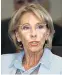  ?? F.: Reuters / Leah Millis ?? Betsy DeVos könnte Waffen für Schulen kaufen.