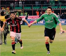  ??  ?? Rino Gattuso e Marco Amelia in una foto dell’aprile 2011