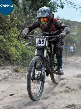  ??  ?? EXTREMO. Una nueva competenci­a de downhill se vivirá este domingo en Atuntaqui.