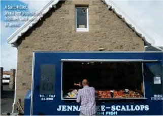  ??  ?? A Saint-Hélier, Jenna Dee propose des coquilles Saint-Jacques à l’année.