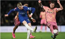  ?? Photograph: Darren Walsh/Chelsea FC/Getty Images ?? Conor Gallagher scores from Enzo Fernández’s pass to secure a 3-2 win for Chelsea against Leeds.