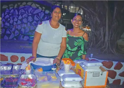  ?? Photo: Mereleki Nai ?? Ashika Karan (left), with her niece, Ashwantika Devi during Fiji’s First Night Market in Nadi on June 13, 2020.