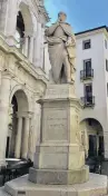  ?? PHOTO: TNS ?? Master . . . A statue of architect Andrea Palladio can be seen next to one of his early buildings, the Palladian Basilica, in the heart of Vicenza.