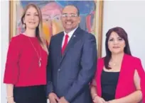  ??  ?? De izquierza a derecha, María Teresa Ferreiro, Osiris Valdez y Claudia Almonte.