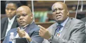  ?? Picture: TREVOR SAMSON ?? CONTROVERS­IAL: Phahlane with Hawks boss Major-General Berning Ntlemeza