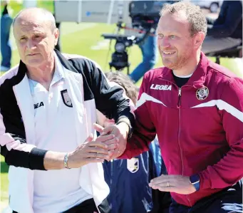  ??  ?? Delio Rossi (60 anni) e Roberto Breda (51) si sono già incontrati: qui con la maglia del Palermo e del Livorno