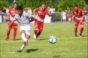  ?? (Photo OGCN Média) ?? Ihsan Sacko n’a pas cadré le penalty qu’il avait luimême obtenu.