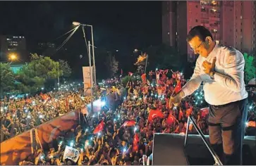  ?? Onur Gunal AFP/Getty Images ?? THE ELECTION of Ekrem Imamoglu, right, is seen as a victory for democracy. Many Turks, however, wonder if President Recep Tayyip Erdogan will find some way of undercutti­ng the new Istanbul mayor.