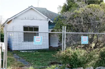  ??  ?? The house in Albert St, Warragul, owned by Baw Baw Shire is about to be demolished with the site with plans to make the site a plaza entry to Civic Park and the West Gippsland Arts Centre.