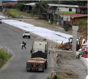  ?? RAFAEL PACHECo ?? La ampliación de la carretera tiene un avance de menos de 60% y debería estar lista en febrero del año próximo.