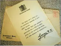  ?? ?? Joan Allan’s consolatio­n letter from King George VI.