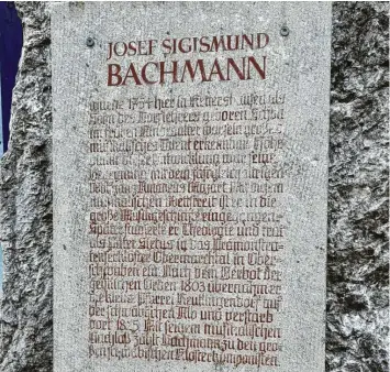  ?? Foto: Ralph Manhalter ?? Dieser Gedenkstei­n in Kettershau­sen erinnert an Joseph Sigmund Eugen Bachmann.