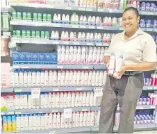  ?? Picture: SUPPLIED ?? Senimili Draunitawa­ke of Raiwaqa with Dove at Extra Supermarke­t in Laucala Beach.