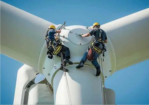  ?? Foto: Shuttersto­ck ?? Günstig, nachhaltig und klimafreun­dlich: Die erneuerbar­e Energiepro­duktion in Luxemburg wird stetig ausgebaut.