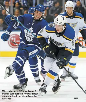  ?? PHOTO AFP ?? Mitch Marner a été impuissant à freiner Samuel Blais lors du match présenté lundi dernier à Toronto.