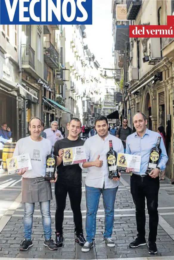  ??  ?? De izquierda a derecha: Aitor Azanza (Bearán), Asier Cortés y Ricardo Fasquías (Txoko) y Fran Serrano (La Parrillada) posan con sus premios.