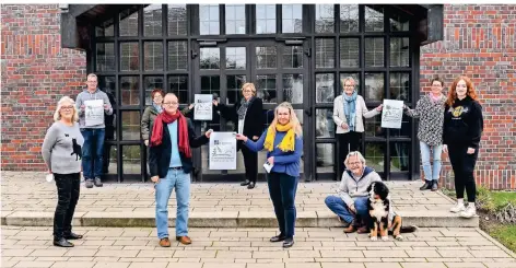  ?? FOTO: NORBERT PRÜMEN ?? Das Team der Evangelisc­hen Kirchengem­einde St. Tönis arbeitet seit August an dem Programm für die Adventszei­t bis Silvester.