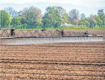  ?? FOTO: ARMIN WEIGEL/DPA ?? Für 60 Naturschut­zgebiete fordert der Nabu Pestizidda­ten vom Land. Jedes dritte davon liegt im Gebiet der „Schwäbisch­en Zeitung“.