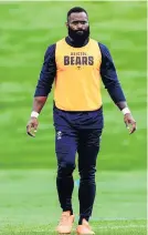  ?? Pictures: Rogan Thomson/JMP ?? Omar Mouneimne, Bristol’s new defence coach, takes an indoor session, main image, at the club’s new training base. Inset: A general exterior view of the facility. Above: Semi Radradra, one of the club’s new signings