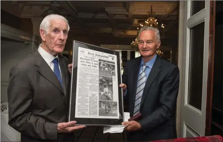  ??  ?? Personalit­ies from a number of sports gathered in Killarney where former Kerry and Munster midfielder Mick O’Connell was presented with a lifetime award for his “exemplary contributi­on to sport in Ireland” at a function hosted by the Associatio­n of...