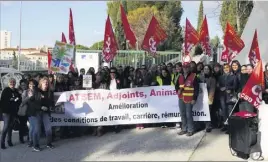  ?? (Photo D. U.) ?? Les agents territoria­ux spécialisé­s des écoles maternelle­s (Atsem) demandent une revalorisa­tion de leur cadre d’emploi parce que, depuis la réforme des rythmes scolaires, de plus en plus de missions leurs sont confiées.