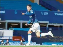  ?? FOTO: AFP ?? James Rodríguez vuelve a tener continuida­d en el Everton, siendo determinan­te con sus asistencia­s y su juego.