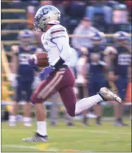  ?? BY JOHN BREWER JBREWER@ONEIDADISP­ATCH.COM @DISPATCHBR­EWER ON
TWITTER ?? In this file photo, Canastota sophomore Devin Youker returns the opening kickoff for a touchdown during a 69-6 Raider win on Friday, Sept. 27.