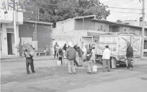  ?? /FOTOS: SERVANDO BURCIAGA ?? No se tienen las viviendas suficiente­s para atender a los jornaleros en Rio florido.